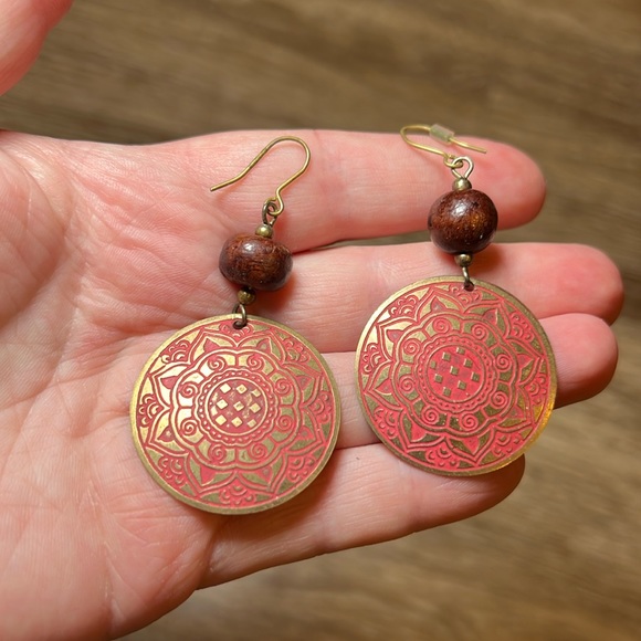 Vintage Jewelry - Vintage boho bohemian medallion salmon brass gold tone dangle earrings